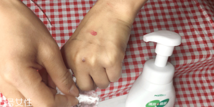 泡沫洗面奶哪個牌子好？熊野油脂和牛乳石堿對比測試
