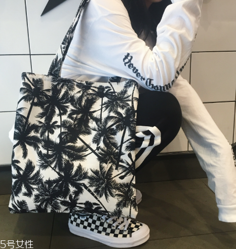 帆布包什么款式好看？這個春天一起文藝起來