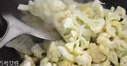 花椰菜炒肉怎么做好吃？這么做簡單又美味