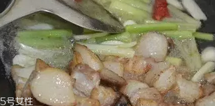 花椰菜炒肉怎么做好吃？這么做簡單又美味