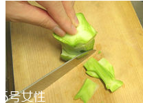 花椰菜怎么切？把整莖切掉最好炒