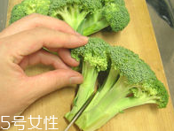 花椰菜怎么切？把整莖切掉最好炒
