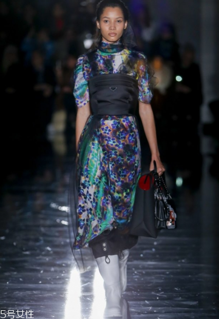 prada2018秋冬系列好看嗎_款式有哪些？