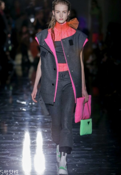 prada2018秋冬系列好看嗎_款式有哪些？