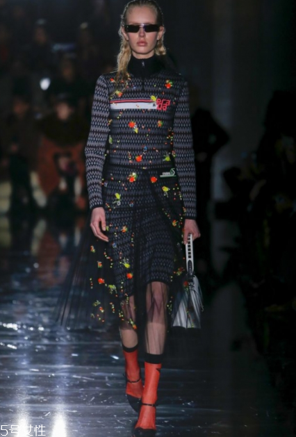 prada2018秋冬系列好看嗎_款式有哪些？