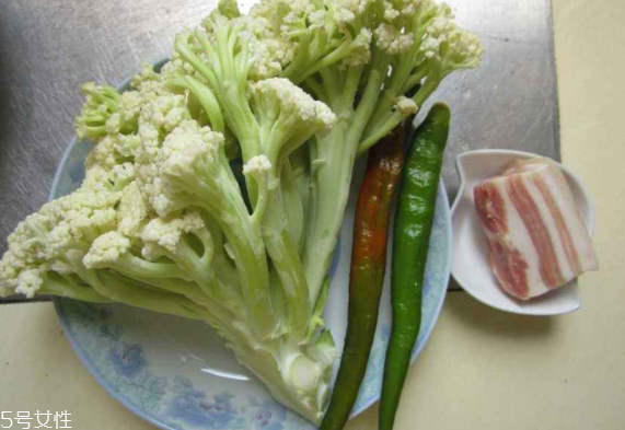 花菜不熟會(huì)中毒嗎？不要這樣嘗試
