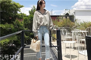 牛仔褲a和b有什么區(qū)別？牛仔褲版型大不同