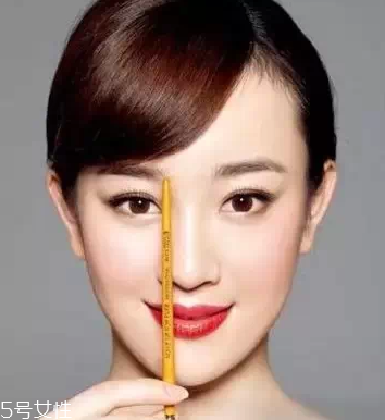 怎么化標(biāo)準(zhǔn)眉？三點(diǎn)法打造親和眉形