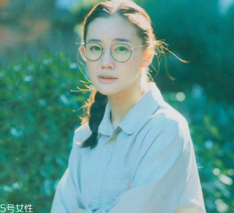 鹽系女生怎樣穿搭？清新無(wú)公害的鄰家女孩
