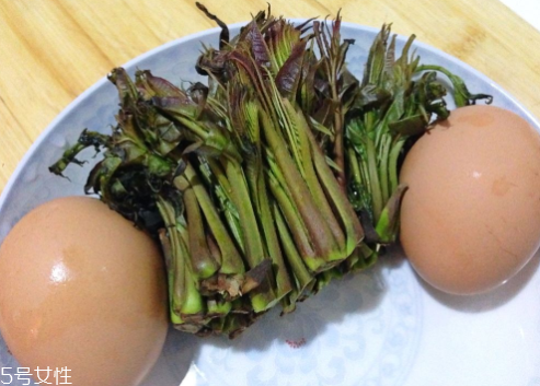 香椿吃了上火嗎？怕上火吃涼拌香椿