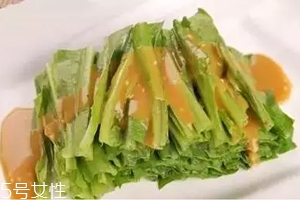 油麥菜怎么涼拌好吃？加點(diǎn)麻醬調(diào)味