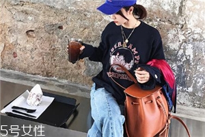 牛仔褲發(fā)霉了怎么洗掉？清洗霉斑小妙招