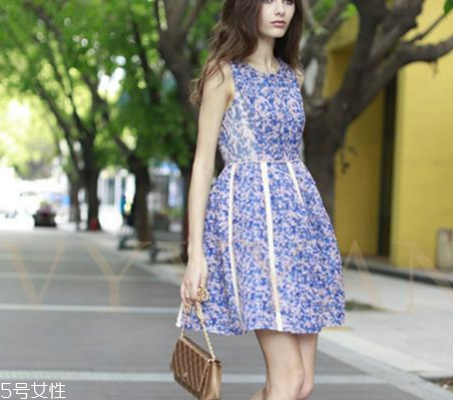 職業(yè)裝怎么穿好看？褪去稚氣邁向成熟