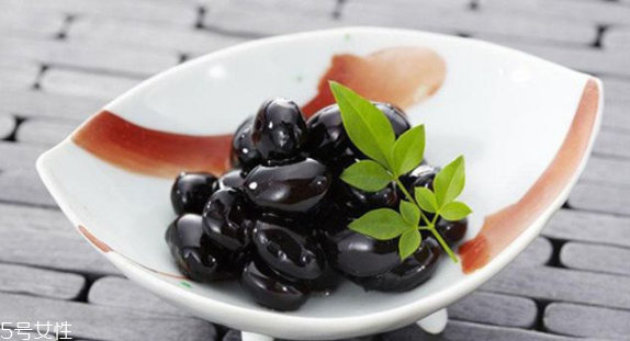 黑豆泡醋用什么醋最好？不要用白醋