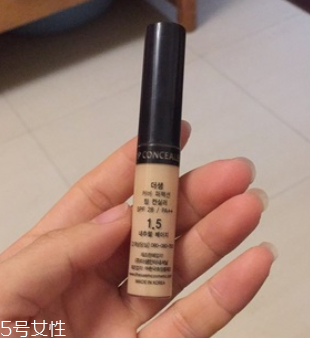 遮瑕液顏色買深了怎么辦？當(dāng)修容棒用