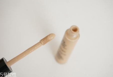 遮瑕液太干怎么辦？和乳液混合使用