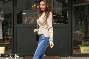 米色毛衣怎么搭配？打造氣質(zhì)女神范兒