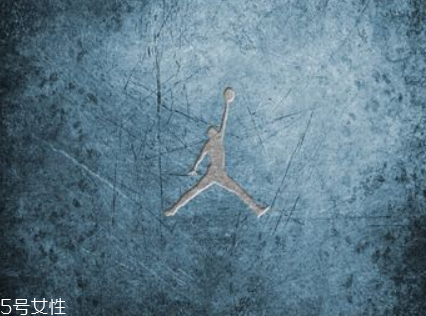 air jordan 1 satin黑扣碎配色綢緞版多少錢？