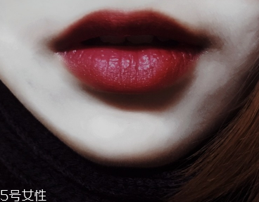 唇部顏色深用什么口紅？chanel絲絨口紅62號(hào)不怕唇深