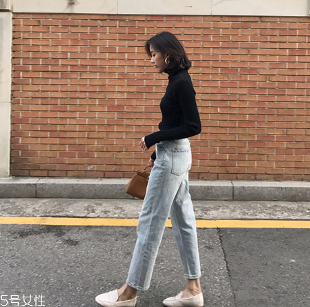 牛仔褲小腿太緊怎么辦？多穿穿就松了