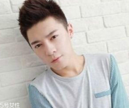 男士怎么樣設(shè)計(jì)發(fā)型好看？4款帥氣穩(wěn)重發(fā)型