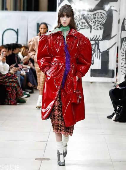 miumiu2018秋冬系列好看嗎_有哪些款式？