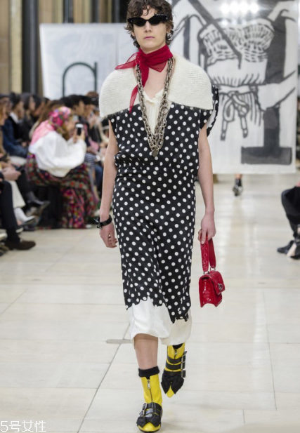 miumiu2018秋冬系列好看嗎_有哪些款式？