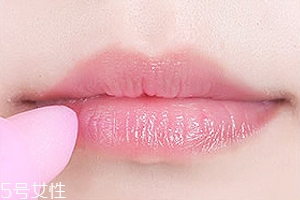 變色潤(rùn)唇膏有害嗎？好的品牌孕婦都能用