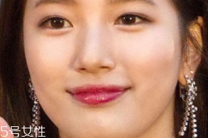 玻璃唇怎么畫好看？這么畫唇妝少女感十足
