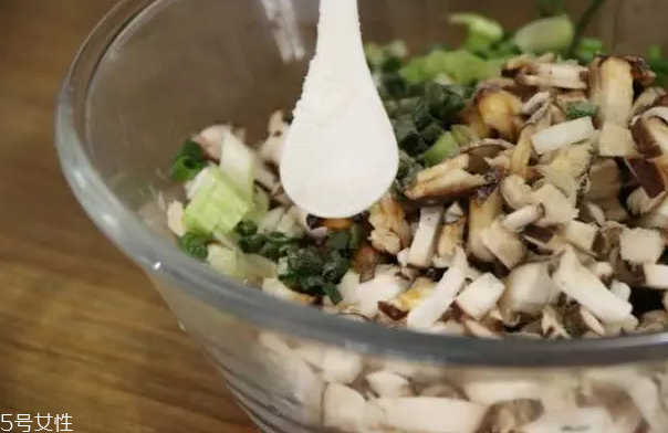 豆腐皮能油炸嗎？火候太猛容易炸糊