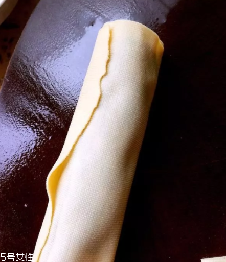 豆腐皮能油炸嗎？火候太猛容易炸糊