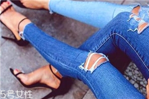 牛仔褲能配高跟鞋嗎？精致女生的穿搭法則