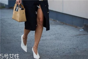 v口鞋怎么搭配？女人味十足的穿搭