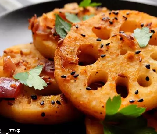 毛孔大黑頭多怎么辦？4款產(chǎn)品讓你無懼毛孔問題