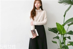 黑色長裙搭配什么上衣？自帶顯瘦效果
