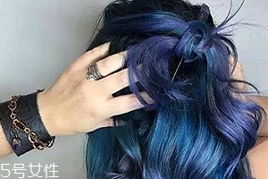 自己染發(fā)怎么染均勻？4個(gè)步驟讓你秒懂染發(fā)DIY