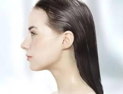 發(fā)膜在頭發(fā)上停留多久？正常發(fā)質(zhì)3到5分鐘