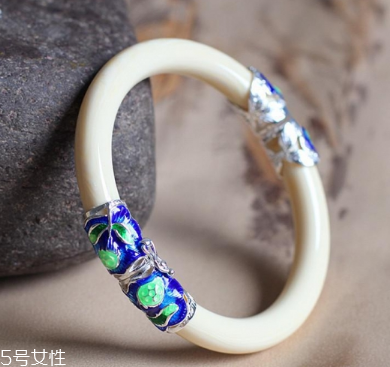 象牙手鐲可以天天戴嗎？這些忌諱要清楚