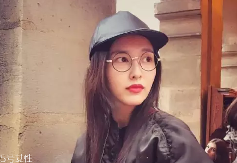 戴眼鏡怎么化妝好看？這么化妝比戴美瞳還美貌