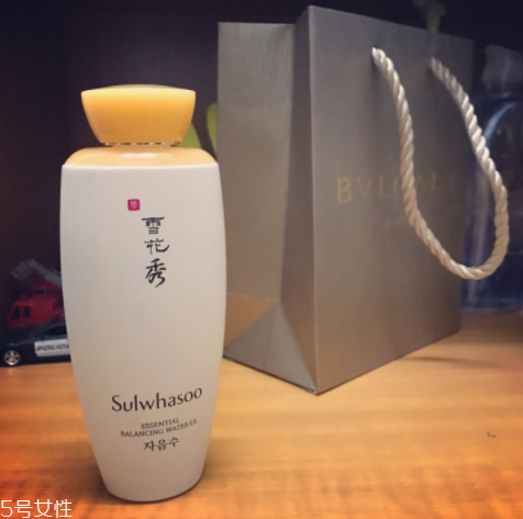 雪花秀平衡水和潤顏水哪個好？潤顏水是鎮(zhèn)店之寶