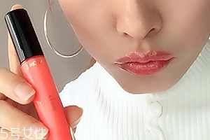 蘭蔻唇釉哪個(gè)顏色好看？菁純唇釉141素顏清純色