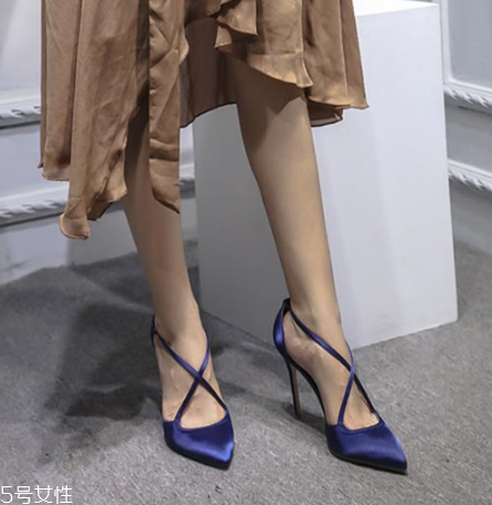 高跟鞋38碼多少厘米？學(xué)會(huì)測量腳長