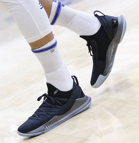 under armour curry 5庫里五代戰(zhàn)靴多少錢？