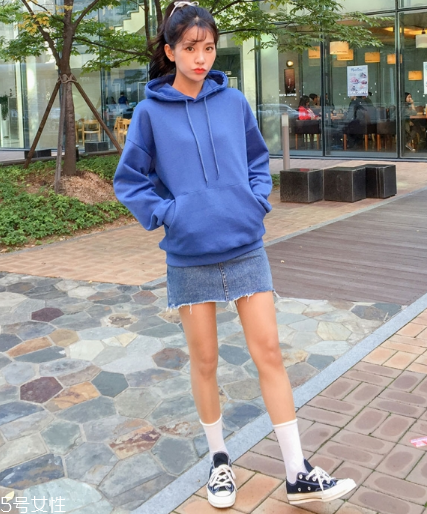 牛仔短裙搭配什么鞋？瞬間變身萌萌少女
