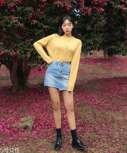 牛仔短裙搭配什么鞋？瞬間變身萌萌少女