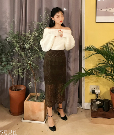 蕾絲半身裙配什么上衣好看？瞬間氣質(zhì)脫俗