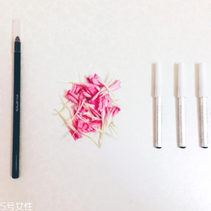 大眼睛怎么選眉筆顏色？眉色不可太淡