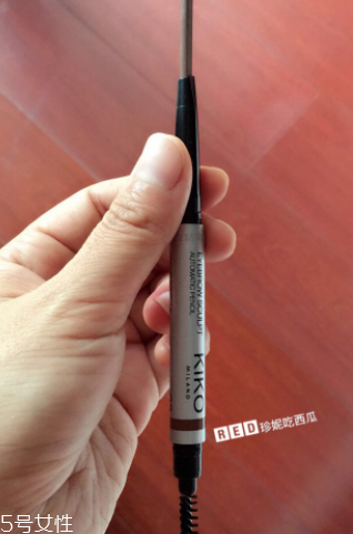 皮膚黑用什么眉筆？眉筆顏色不要太淺太紅