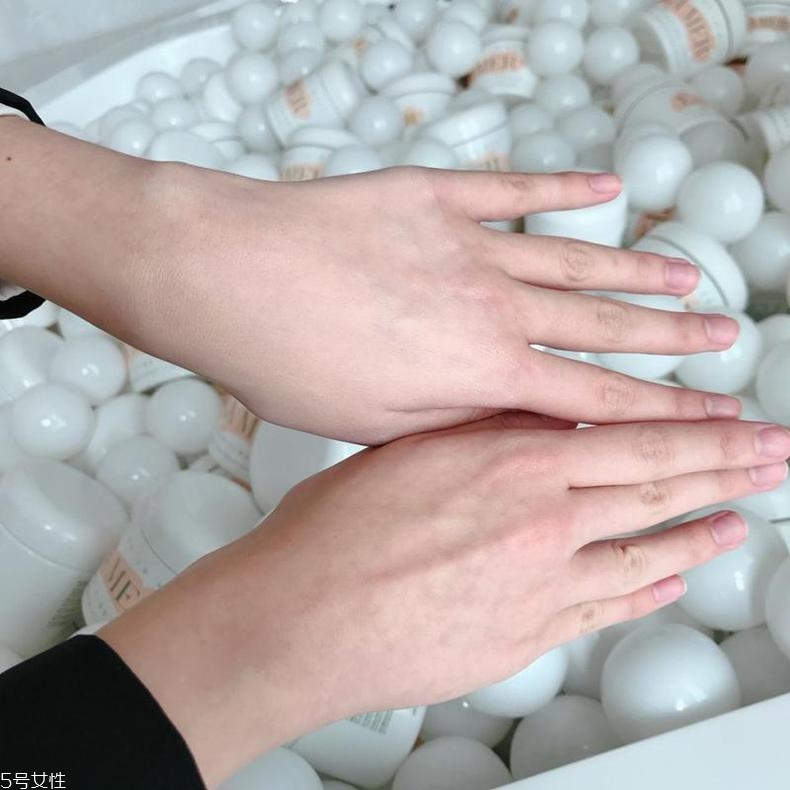 lamer新品2018奇跡煥彩氣墊粉底怎么樣？好用嗎？
