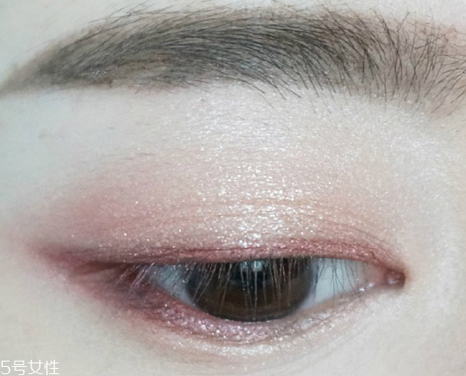 桃花妝用什么眼影好？3重色彩打造迷人眼妝